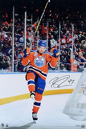 Connor McDavid Edmonton Oilers Oilers Autographed 16 „X 24” Fotografie de sărbătoare - Punctul superior - Fotografii autografate