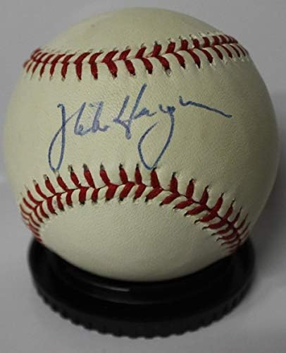 Mike Hargrove a autografat baseball -ul oficial al Ligii Americane. Acest baseball are loc galben și este vândut așa cum este.