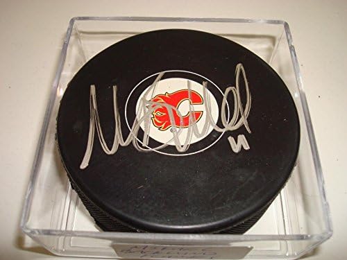 Mikael Backlund a semnat Calgary Flames Hockey Puck autografat B-autografat NHL Pucks